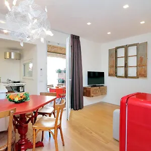  Apartment Colosseum Stylish